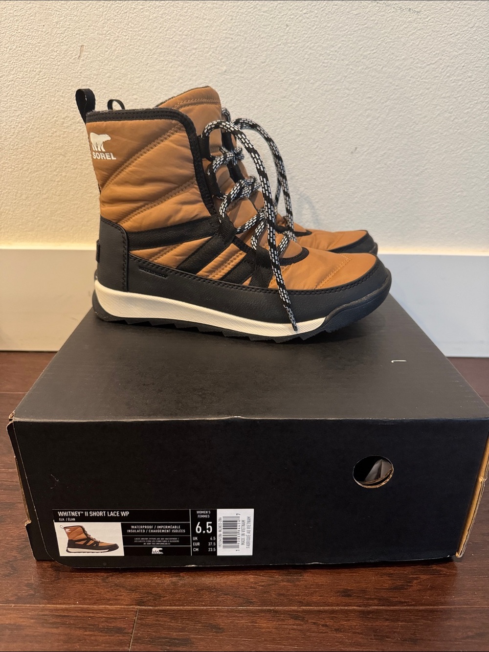 Sorel Tan and Black Women's Short Lace-Up Winter Booties